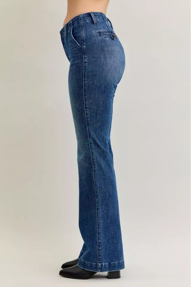 Judy Blue Bootcut Jeans Mid Rise with Welt Pockets Medium Wash Plus Sizes 826ddbed8a9b4dcc84c0125a1ae7f3b6-Max-Origin Trendsi
