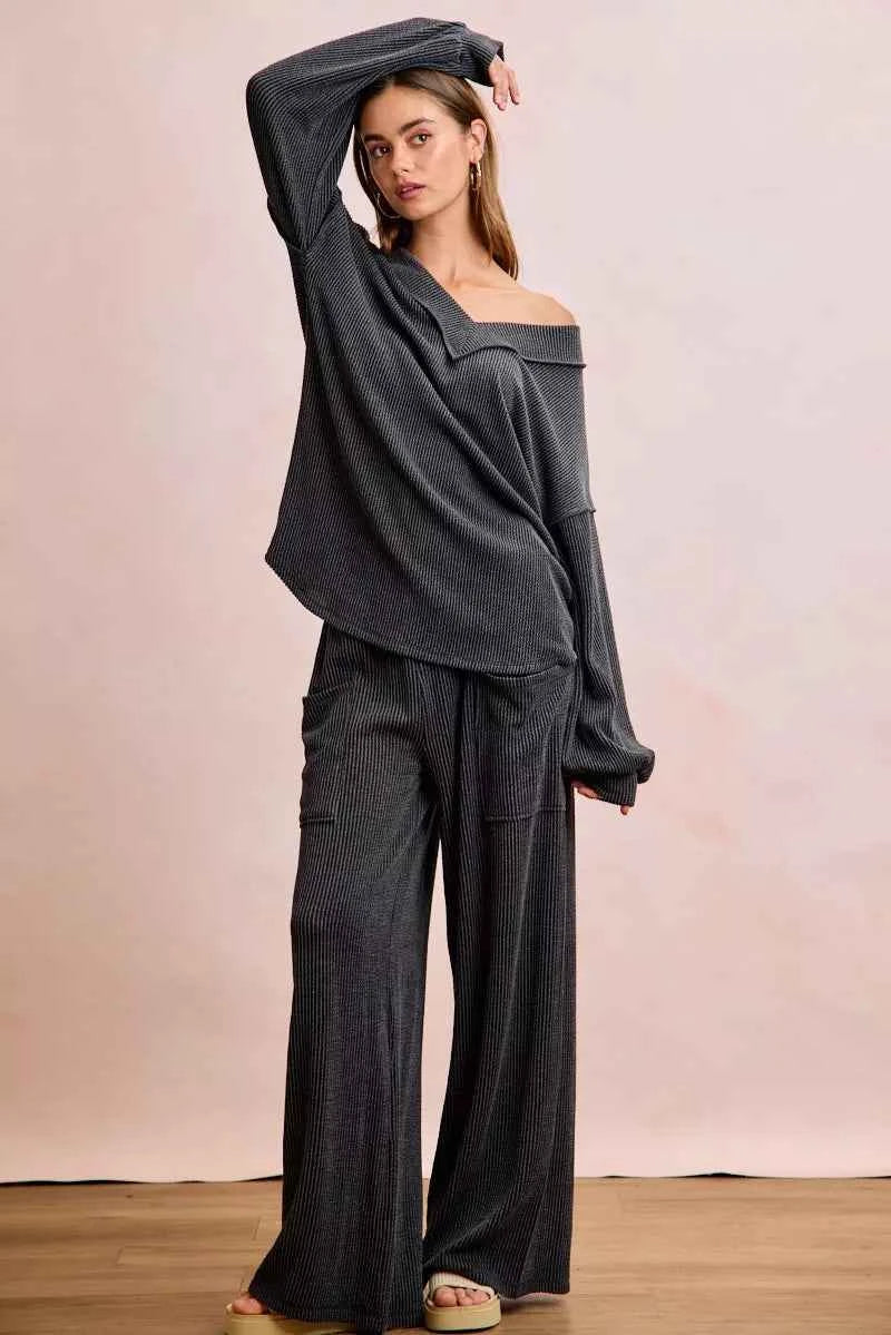 BiBi Women Tracksuit Set Black Cord Rib Contrast Stitch V-Neck Top and Pants 82df9c8a6d4c46649253f871b6df918c-Max-Origin Trendsi