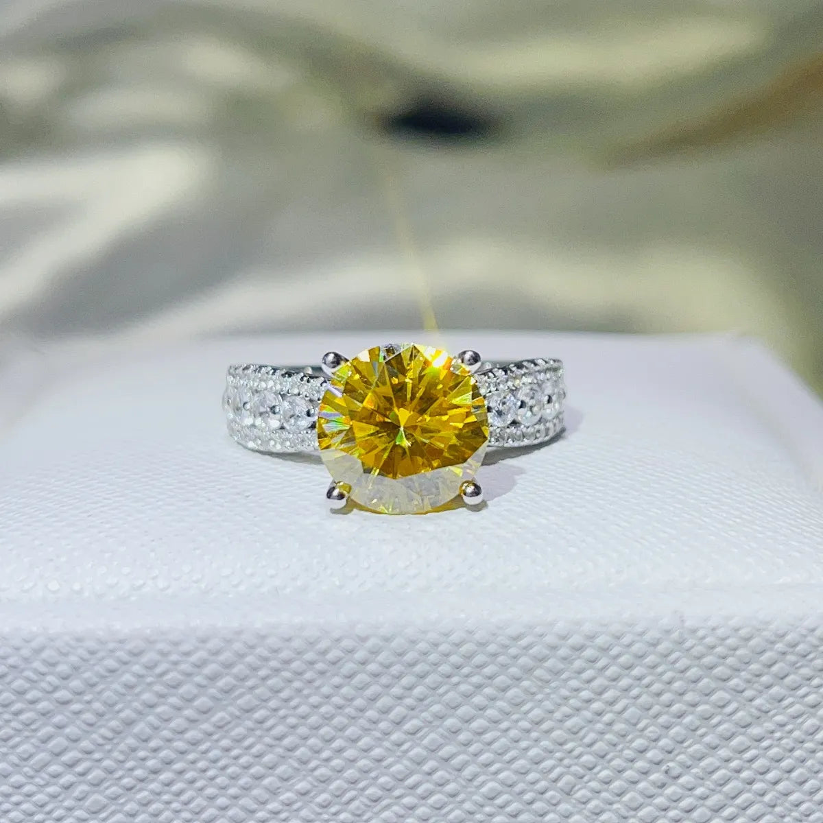 Silver Ring 3 Carat Moissanite Yellow Round Stone 925 Sterling Platinum-plated 862fa664-719c-487b-8a48-2a70d96fc6a0-Max-Origin Trendsi