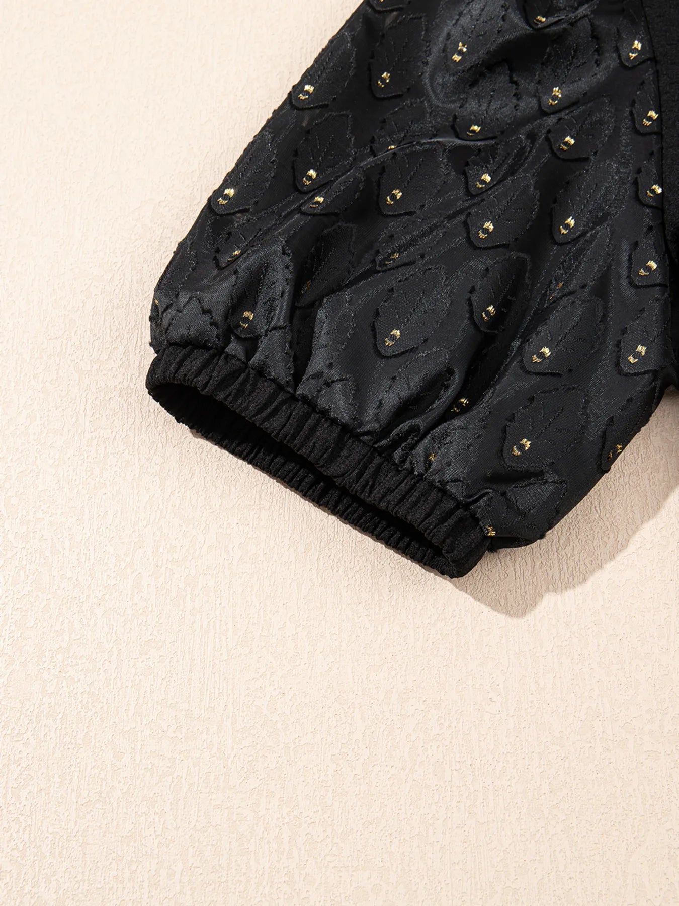 Women's Blouse Bubble Short Sleeve Patchwork Textured Black Top 873517938d0e48eba9c45197e511420d-Max-Origin Trendsi