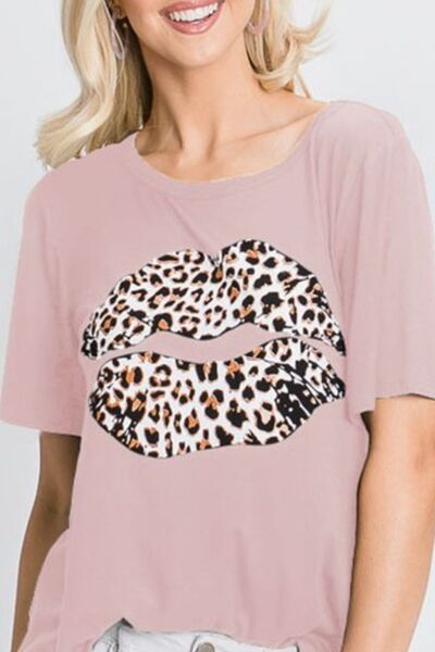 Heimish T-Shirt Leopard Lip Round Neck Plus Size Short Sleeve Top Tees 87a943a2-4edc-4846-b7aa-3190e2e2efc9-Min Trendsi
