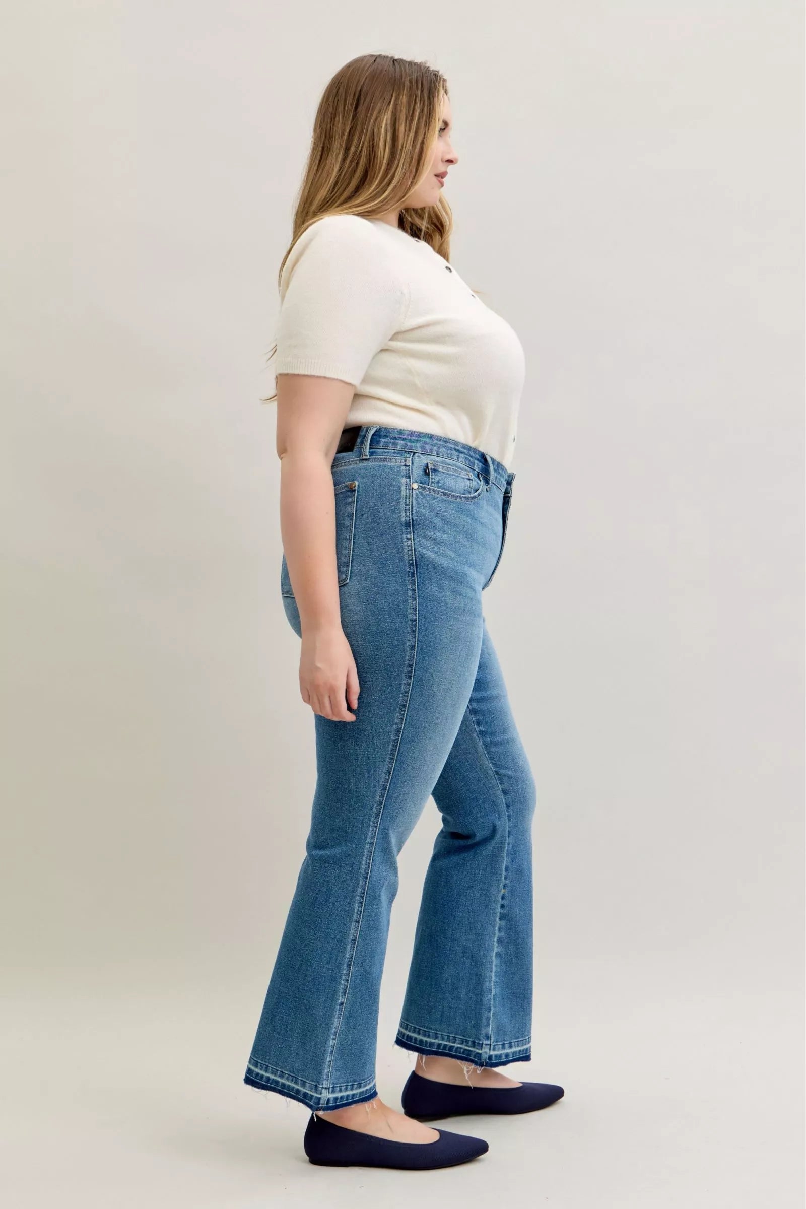 Judy Blue Jeans Mid Rise Slim Bootcut Tummy Control Release Hem Plus Sizes 88419056-f674-408c-aa0a-67c7854a7195-Max-Origin Trendsi