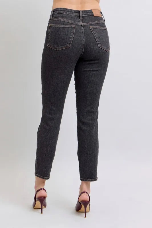 Judy Blue Black Slim Jeans Mid Rise Tummy Control 894ab6fdbfe64f57a05b450bd8b69bc2-Max-Origin Trendsi