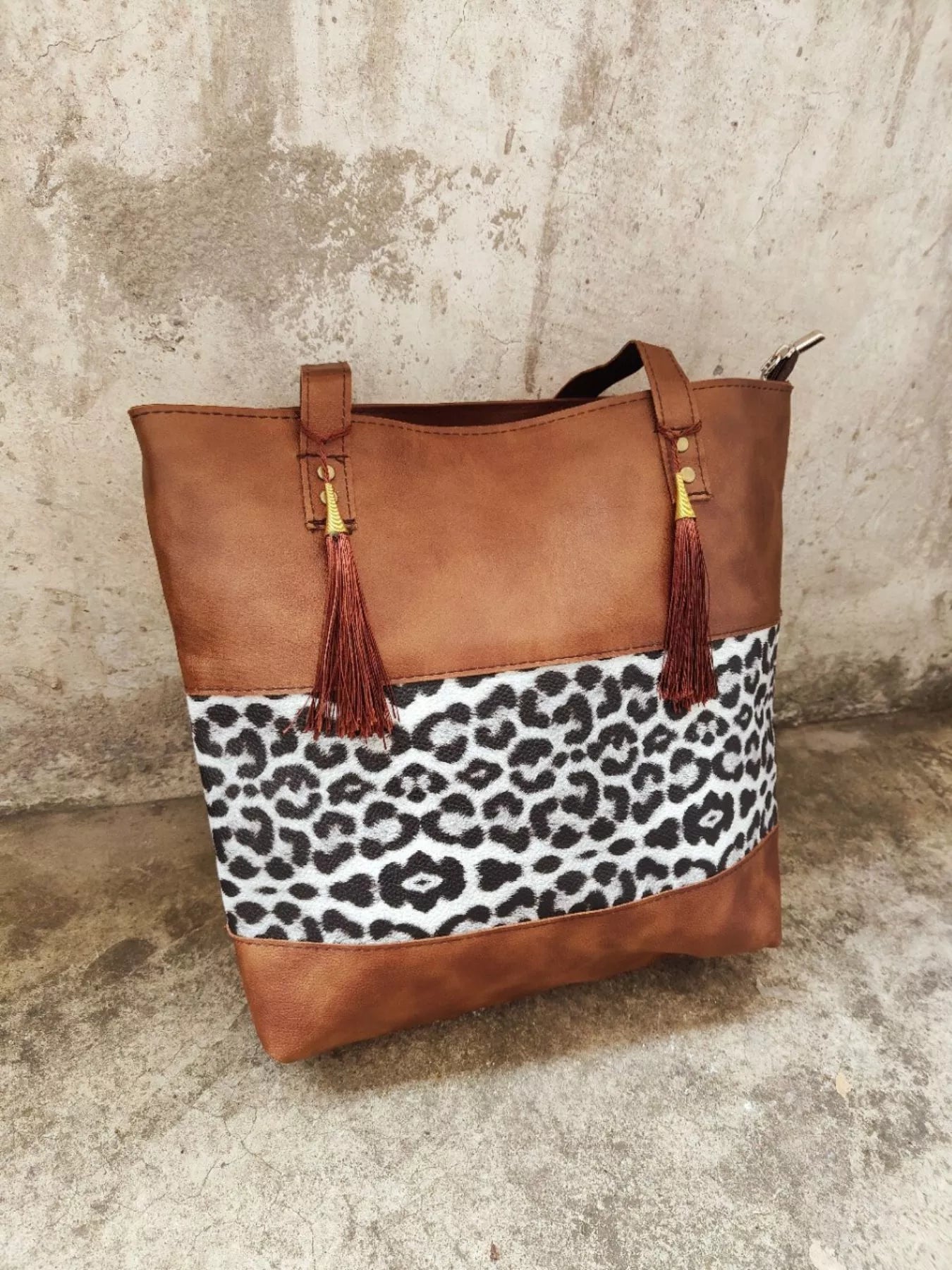 Leopard Tote Bag Tassel Pu Leather Small Brown Women's Handbags 8a23fd7e-8f06-4e52-9579-cf0b7166abe6-Max-Origin Trendsi