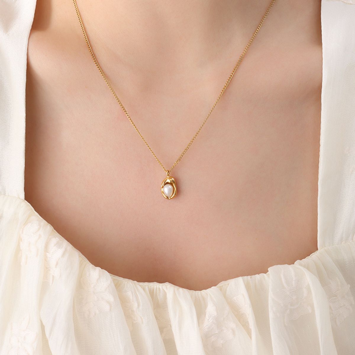 Pendant Necklace 18K Gold-Plated Pearl Gold Titanium steel Chain Jewelry 8bfac28c-f7b8-4939-add4-6ab605cd6474-Max Trendsi