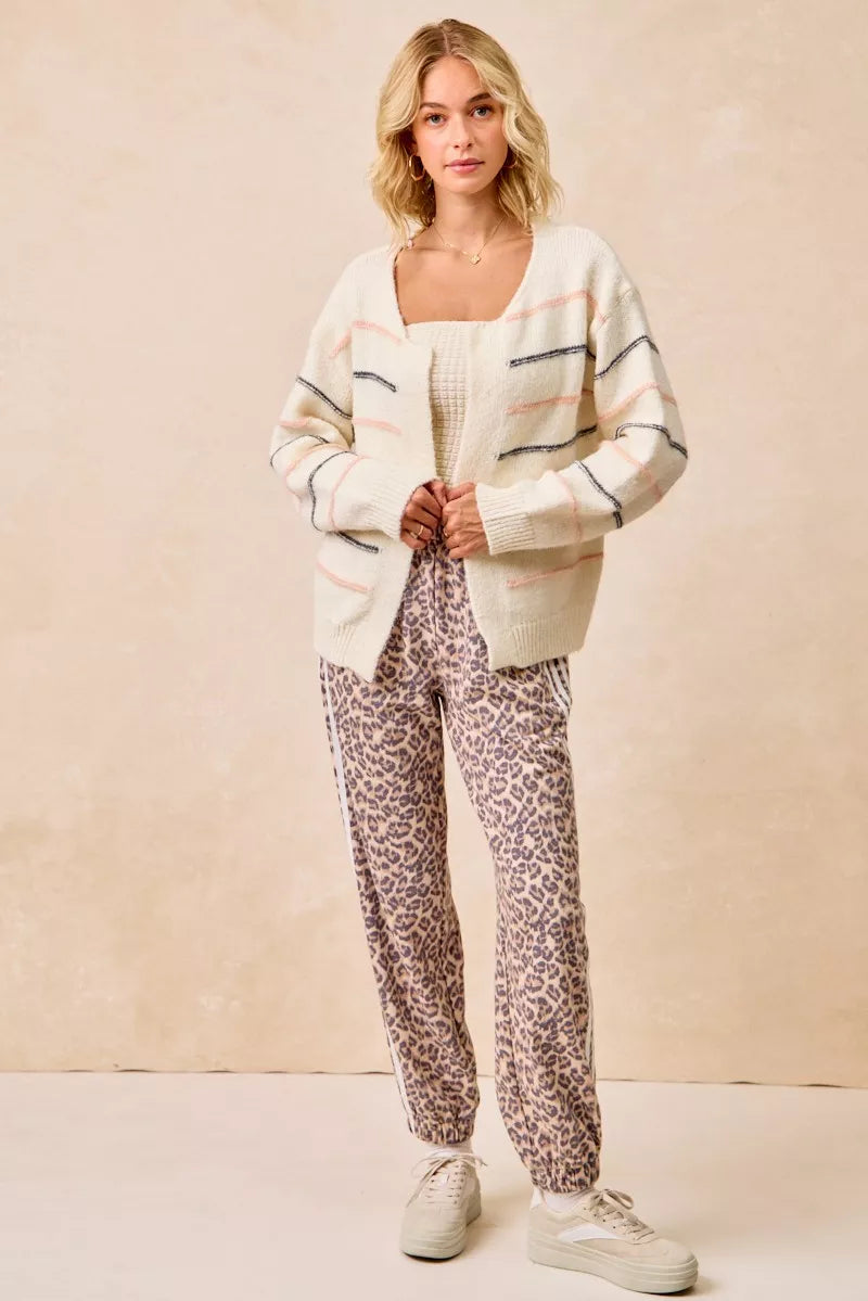BiBi Women Leopard Track Pants Side Lines Elastic Waist with Pockets 8d987c9af16b4b8185ad203cb2f768be-Max-Origin Trendsi