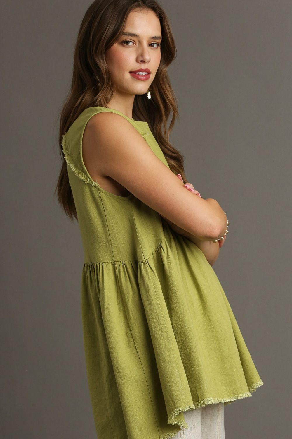 Umgee Linen Top Raw Hem Round Neck Sleeveless Yellow-Green Blouse 8eb36baa-b165-499d-b61e-ad29b6a3bb43-Max Trendsi