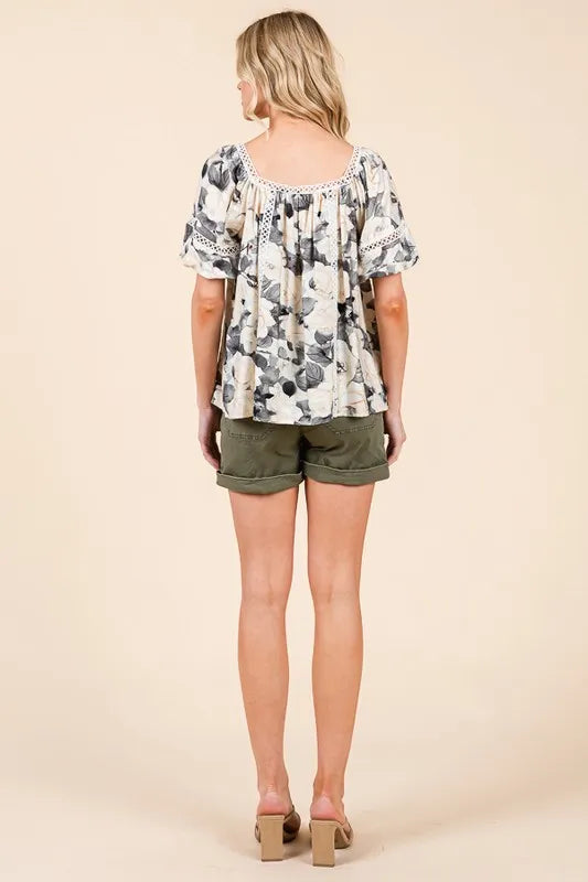 Lime 'N' Chili Blouse Black Floral Print Lace Trim Puff Short Sleeve 8ebd1789f7204727b89ae4337d14c7c2-Max-Origin Trendsi