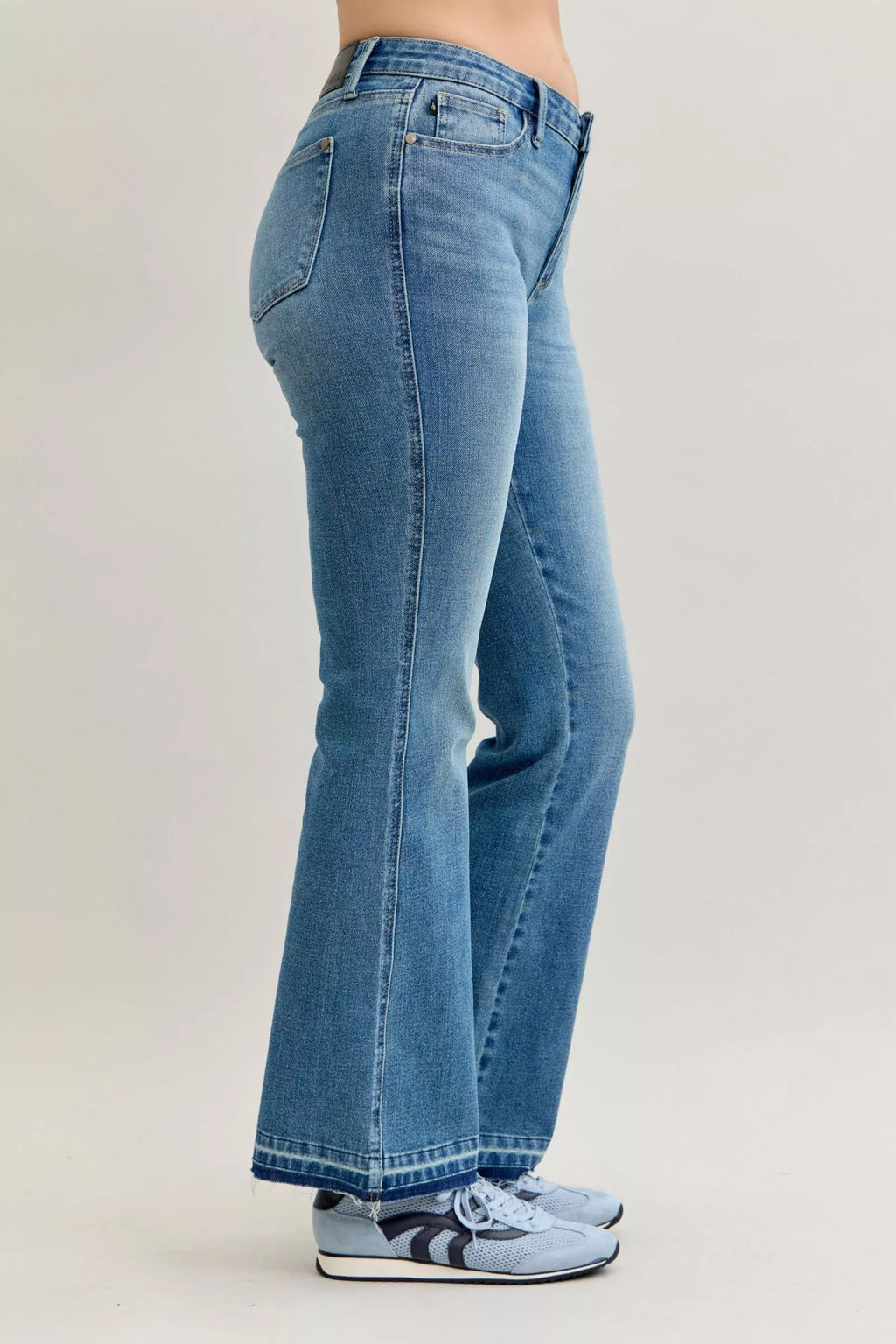 Judy Blue Jeans Mid Rise Slim Bootcut Tummy Control Release Hem Plus Sizes 936291fb-d546-4b93-89cc-4bb5f355cf29-Max-Origin Trendsi