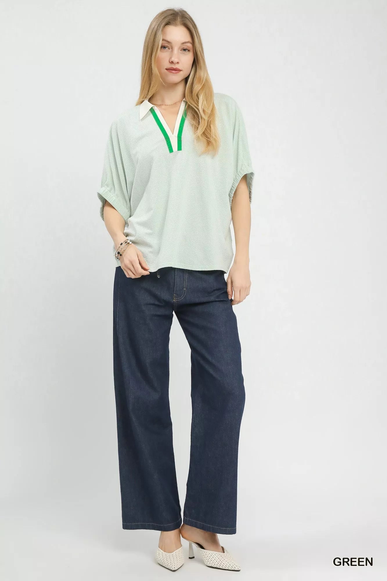 Umgee Blouse Green Contrast Collar V-Neck Top Short Sleeve 949e027b-879e-4899-ad1b-1d42e964c82e-Max-Origin Trendsi