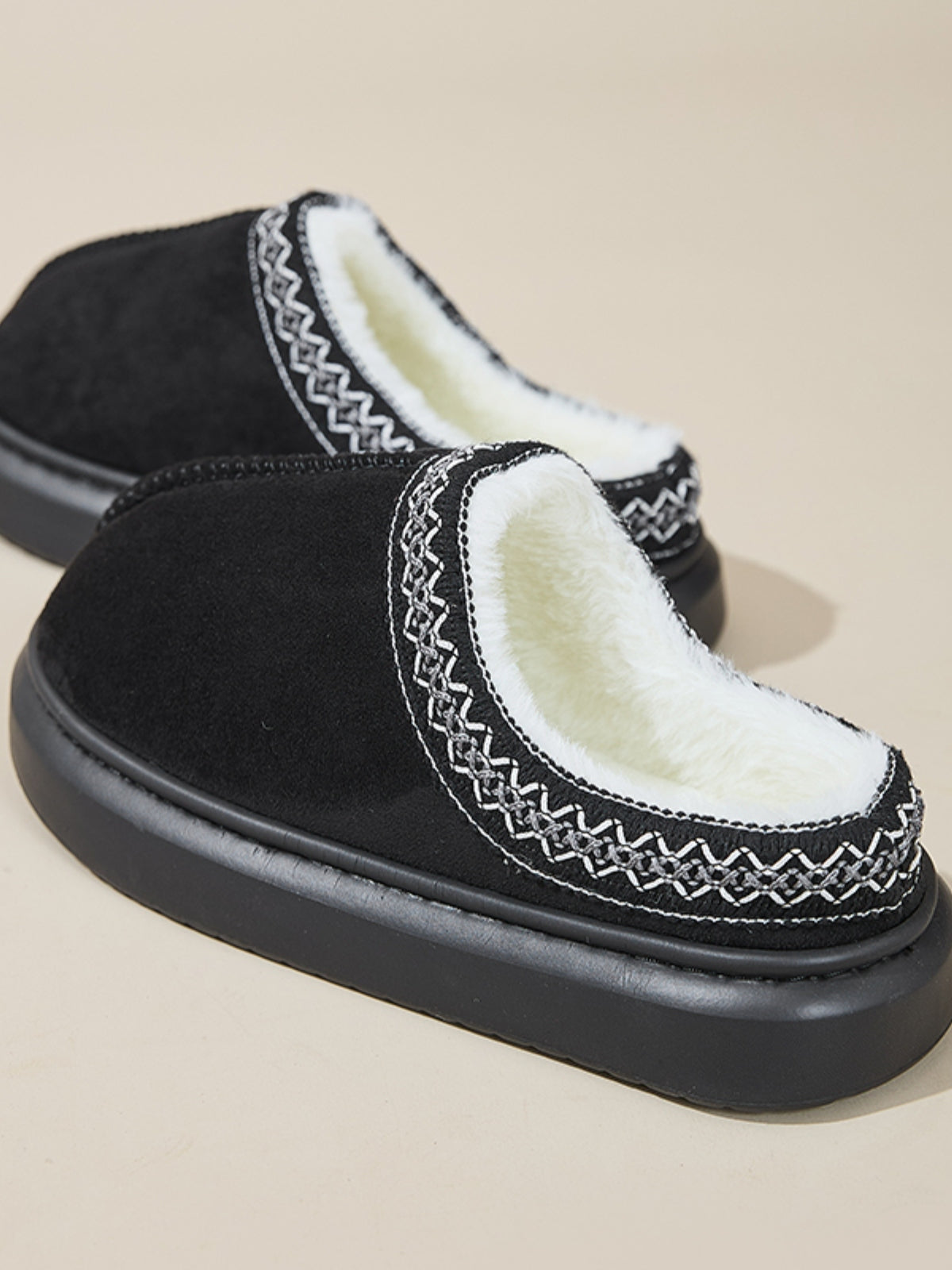 Suede Platform Slippers Faux Fur Lined Women Fashion Casual Rubber Shoes 9799d2db-e168-46dd-98bc-ffdc7124d717-Max Trendsi