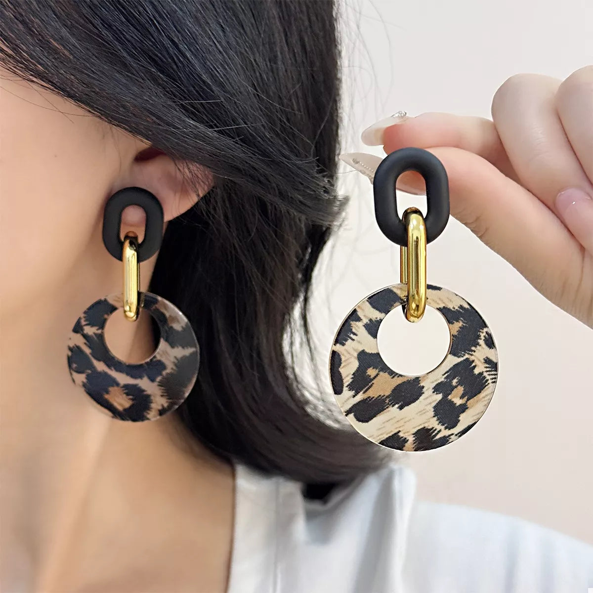 Leopard Dangle Earrings Printed Circle 18K Gold-Plated Women's Jewelry 98300782-a774-4ba8-8db6-c14ff7df996f-Max-Origin Trendsi