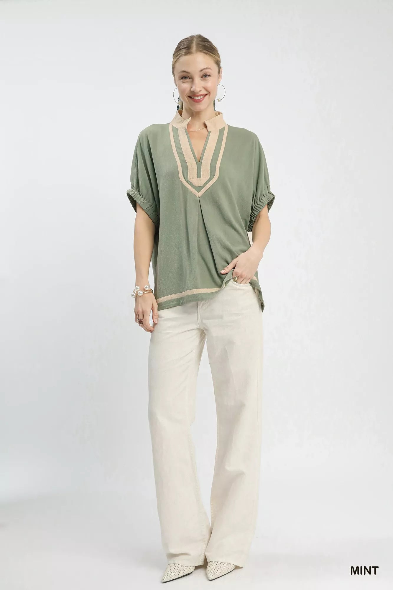 Umgee Linen Blouse Mint Contrast Trim V-Neck Short Sleeve Top 98806252-c8fb-4ebe-b873-ec071bcda332-Max-Origin Trendsi