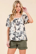 Lime 'N' Chili Blouse Black Floral Print Lace Trim Puff Short Sleeve 98d1f818f207410a8d36cdda8ac90558-Max-Origin Trendsi
