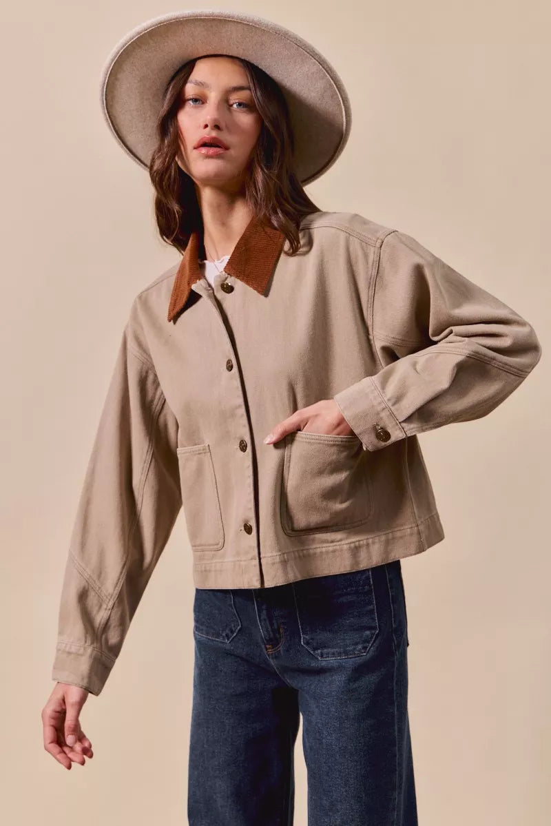 SO ME Womens Cropped Barn Jacket Cotton Twill Taupe wtih Collar and Pockets 9a51f02c7d764f709d901b71a844a39b-Max-Origin Trendsi