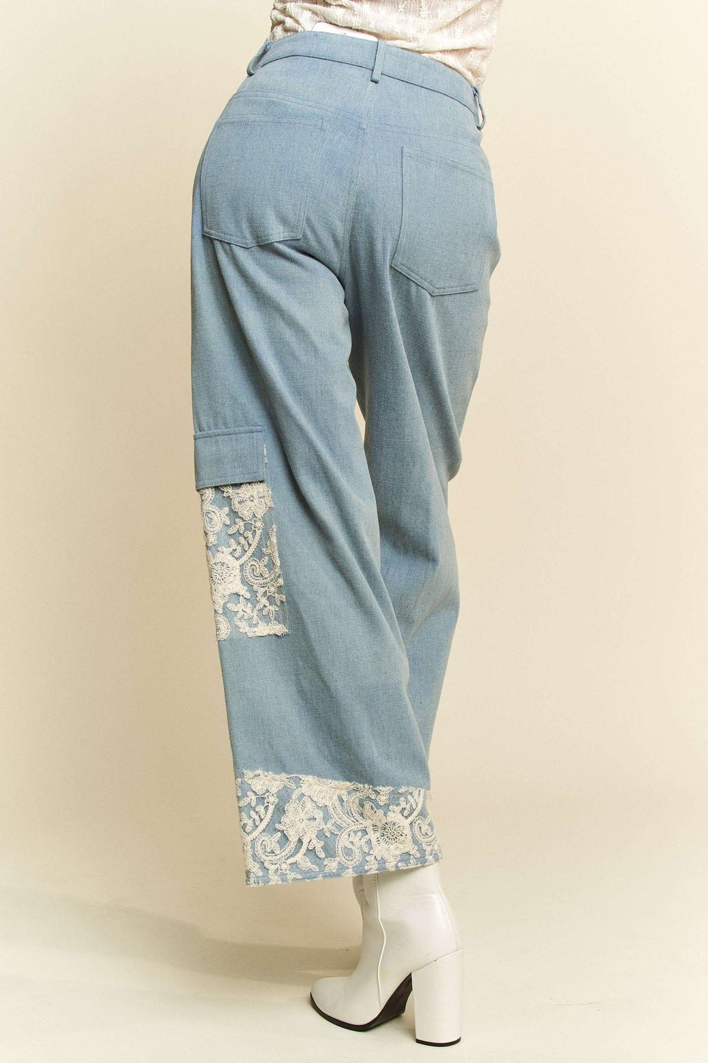 Davi & Dani USA Wide Leg Jeans Lace Applique Light Washed Denim Pants 9a847696-abbe-4e01-987e-7714739568c7-Max Trendsi