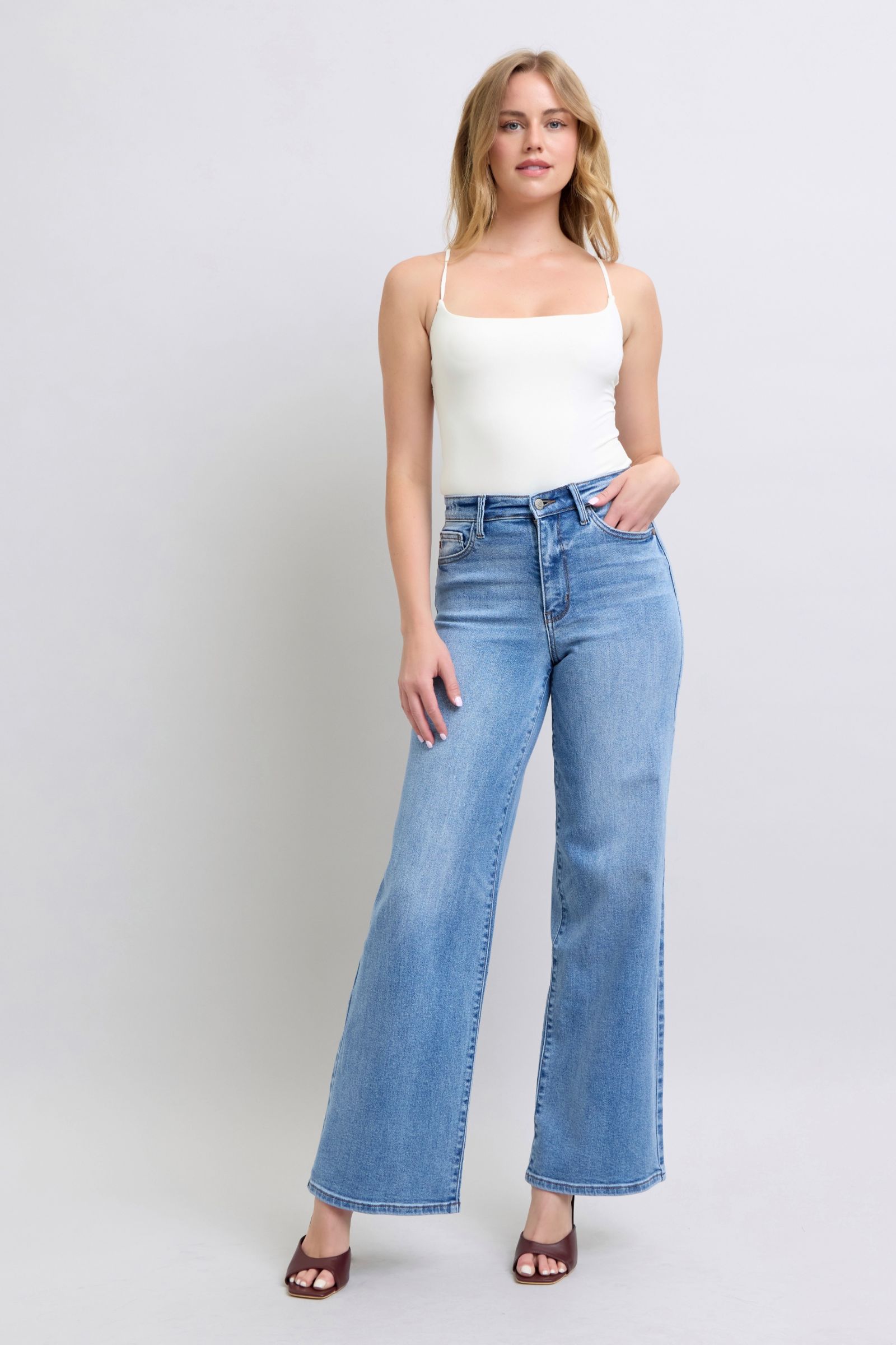 Judy Blue Women Jeans Medium Wash Full Size Wide Leg Denim with Pockets 9d5065ac-d443-4fea-9817-bf642b3ada99-Max Trendsi