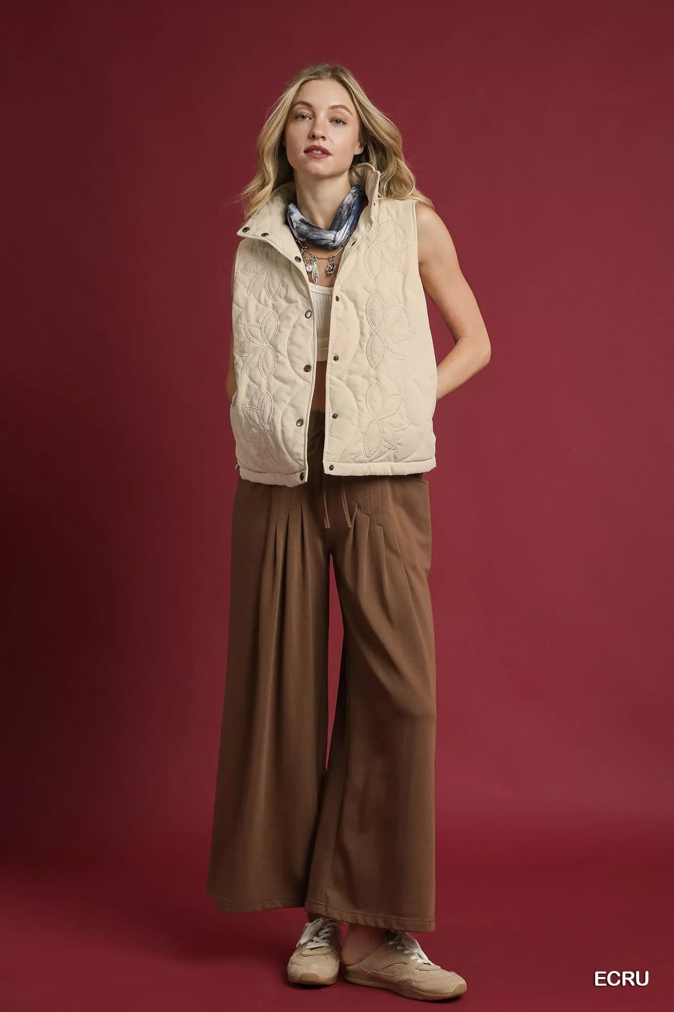 Umgee Womens Vest Cream Quilted Floral Embroidered Outwear 9e0bdf1a-f833-43ec-989a-1fea6b624350-Max-Origin Trendsi