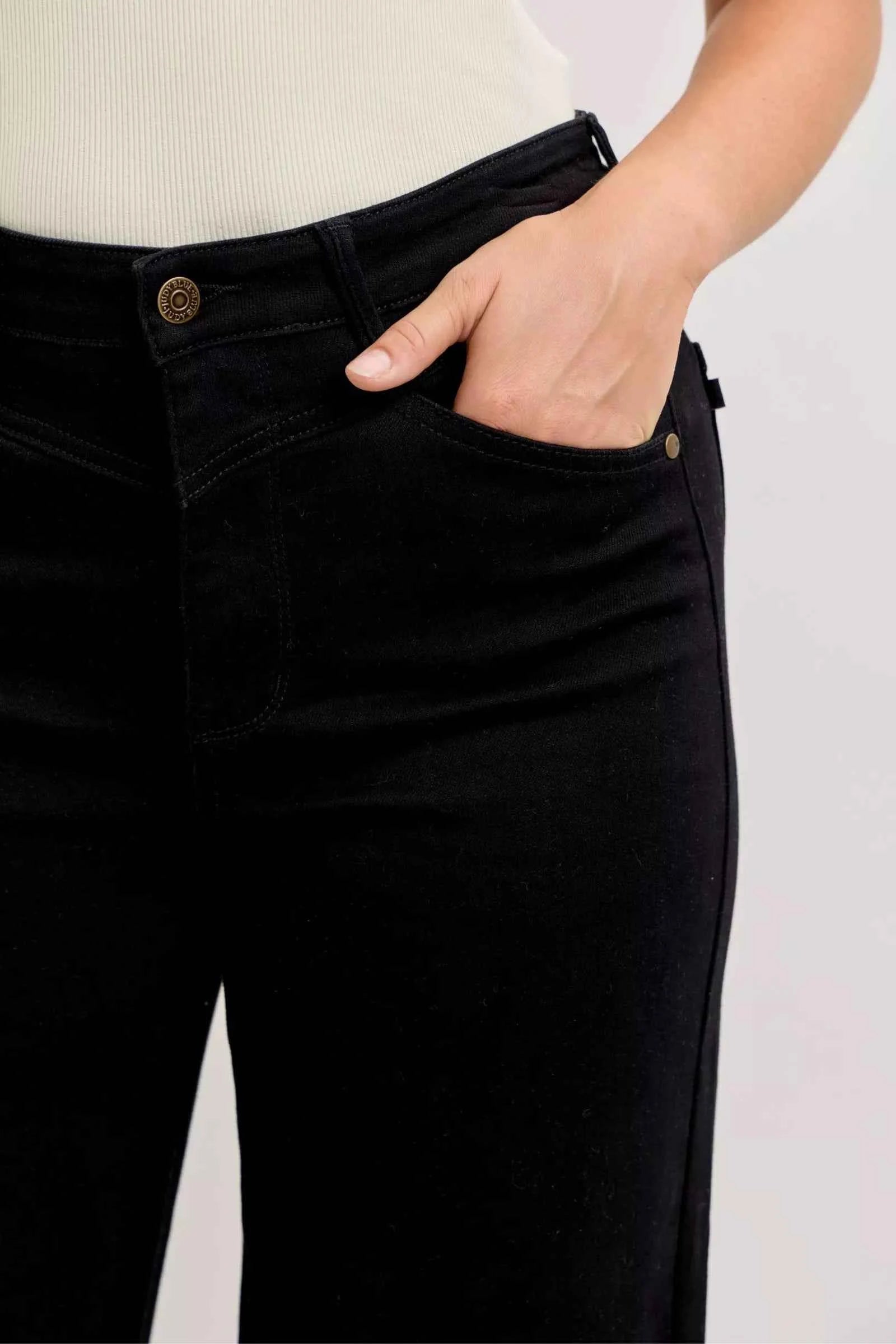 Judy Blue Wide Leg Jeans Black High-Waisted Denim Pants 9f736319-0b7c-49b2-b185-2c20f5e32faf-Max-Origin Trendsi