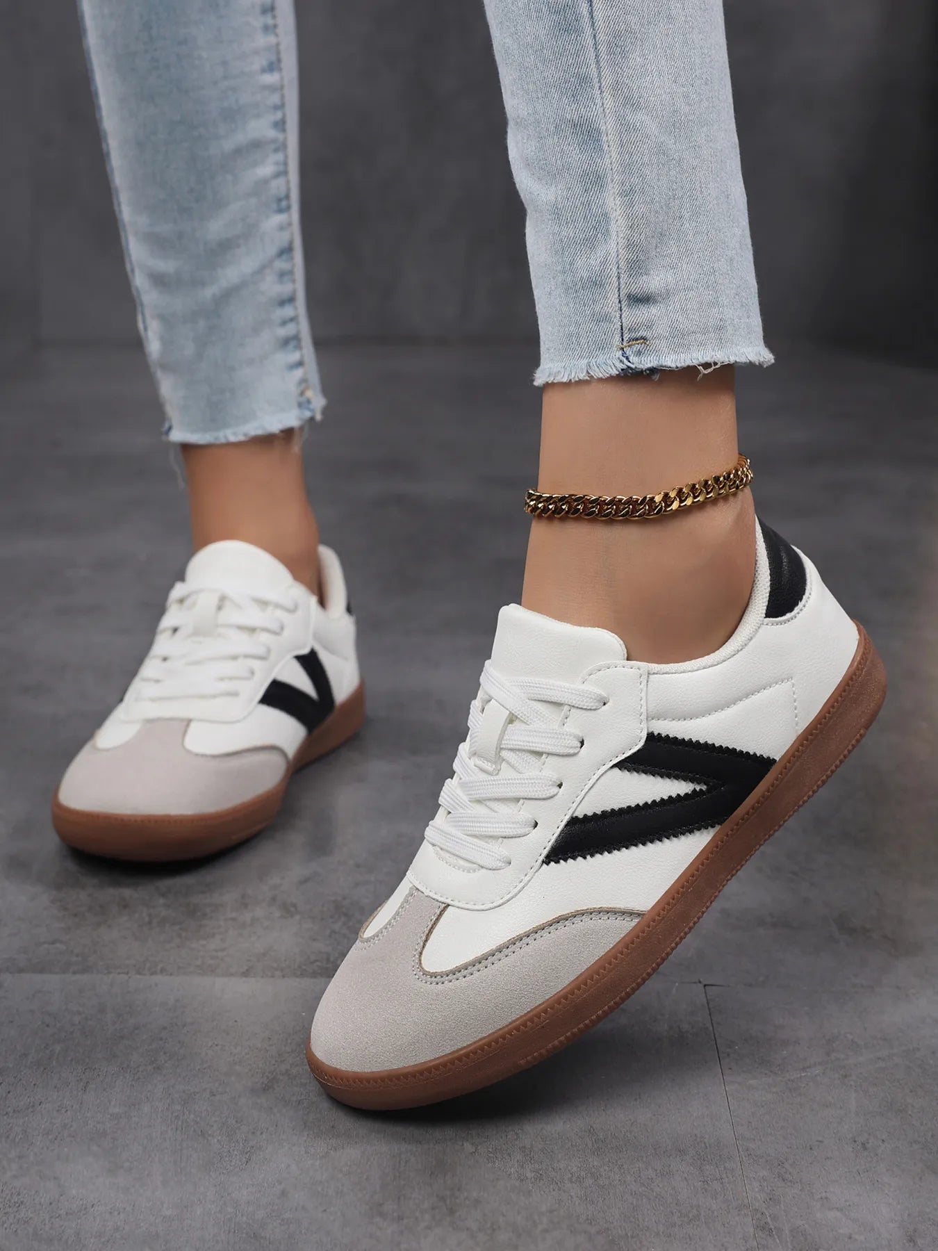 Women's Sneakers Casual V Contrast Round Toe Pu Leather Shoes Beige 9fa71ac78f9b42539281ca6c9c828c51-Max-Origin Trendsi