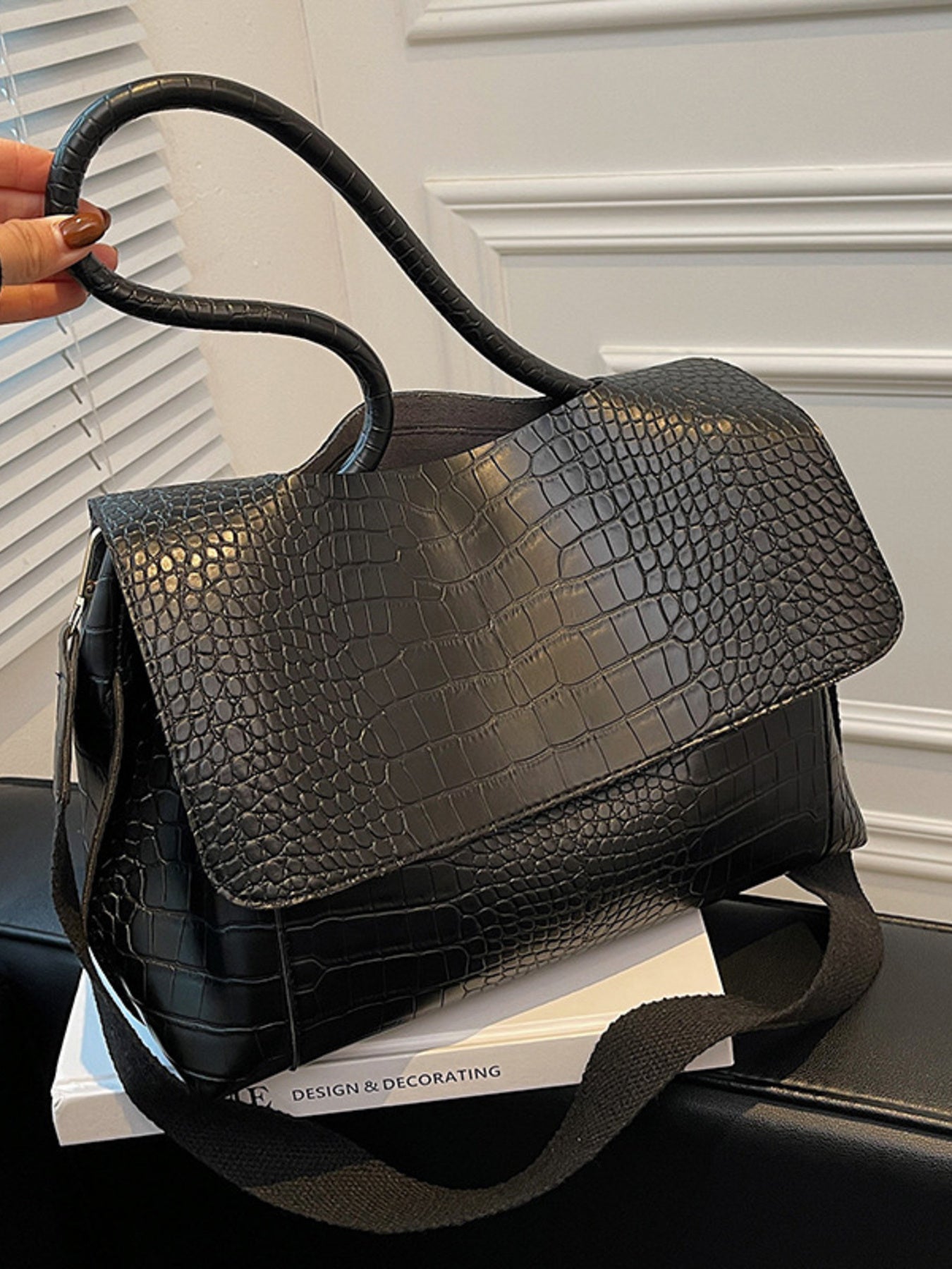 Women's Large Shoulder Bag Crocodile Embossed Pu Leather Flap Handbags