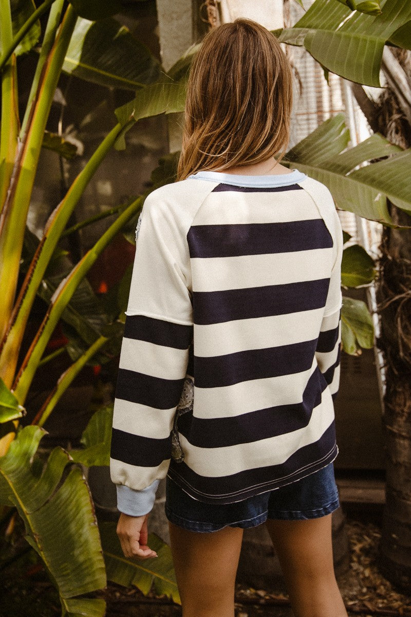 BiBi Oversized Sweatshirt Striped Flower Patch Round Neck Long Sleeve Pullover