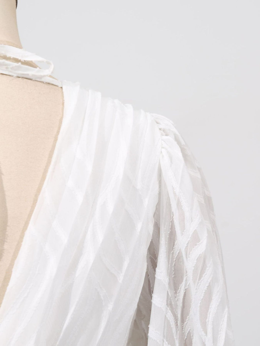 Party Maxi Dress V-Neck White Wave Pattern Long Balloon Sleeve Ruffle Backless