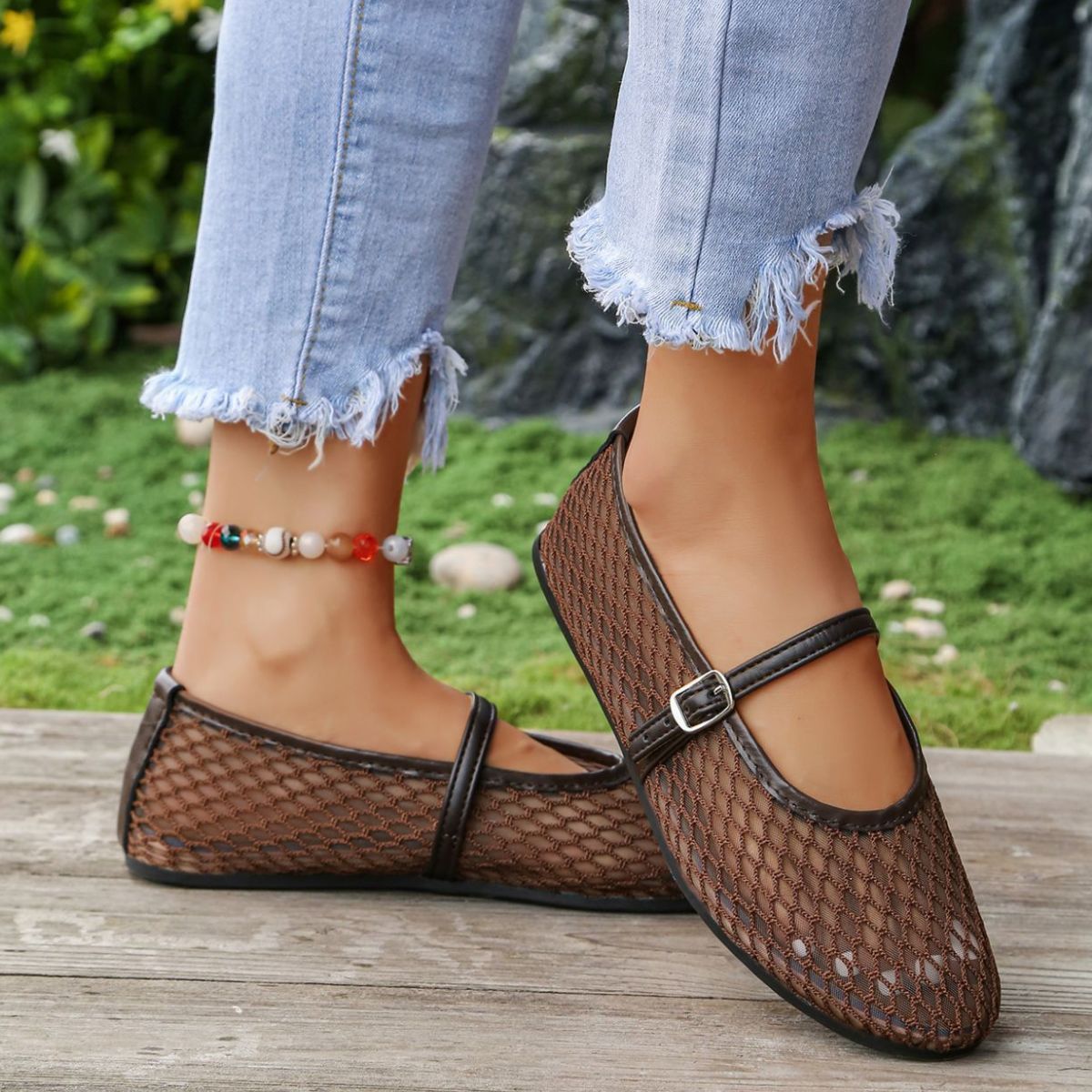 Women's Breathable Mesh Slip-Ons Flat Lightweight Close Toe Shoes