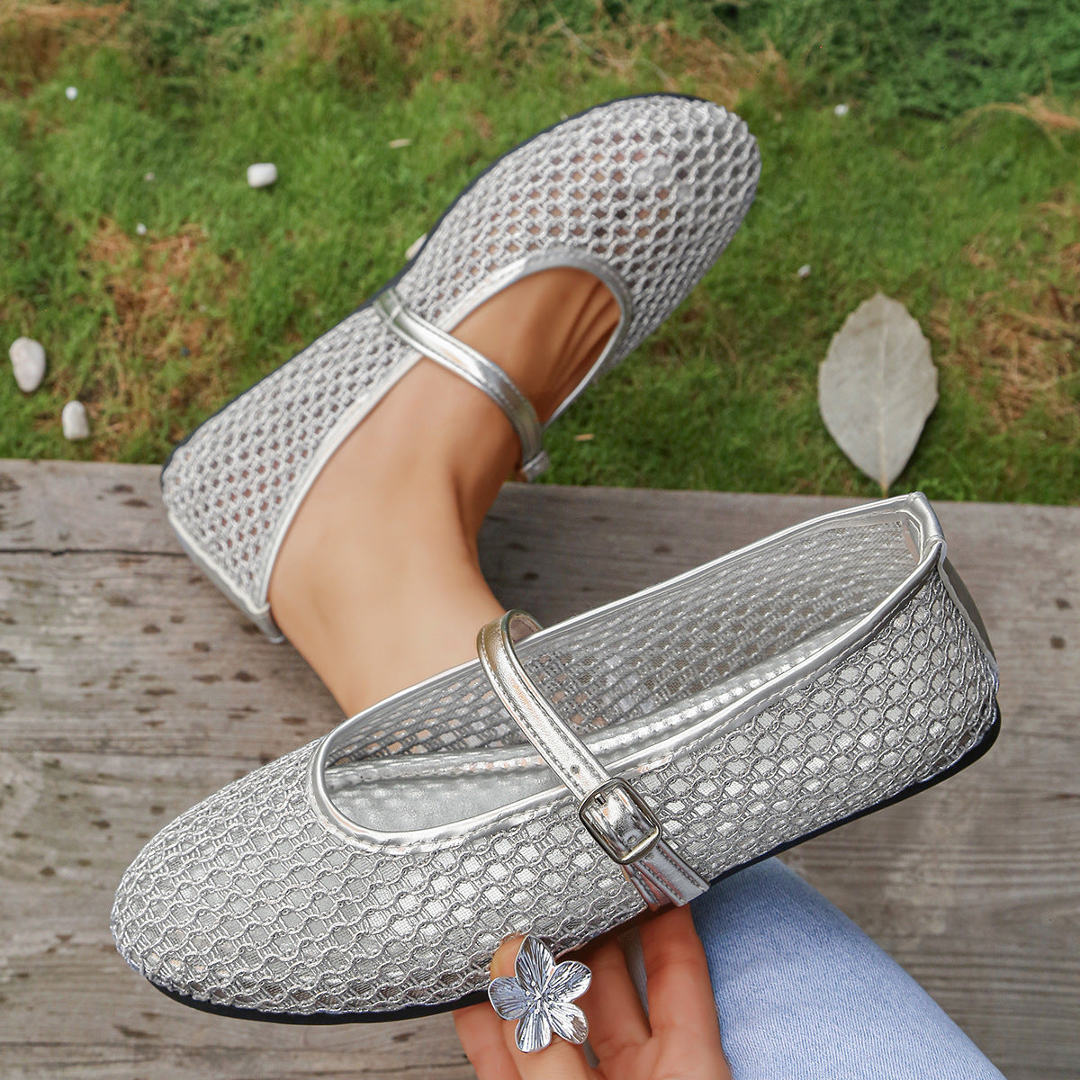 Women's Breathable Mesh Slip-Ons Flat Lightweight Close Toe Shoes