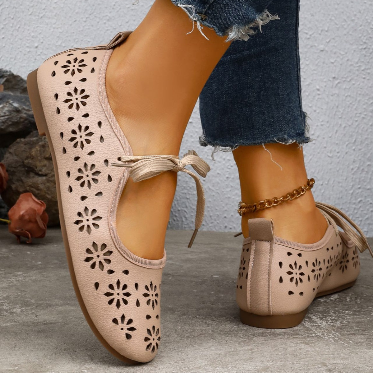 Casual Slip-Ons Floral Cutout Bow Tied Flats Women's Breathable Shoes