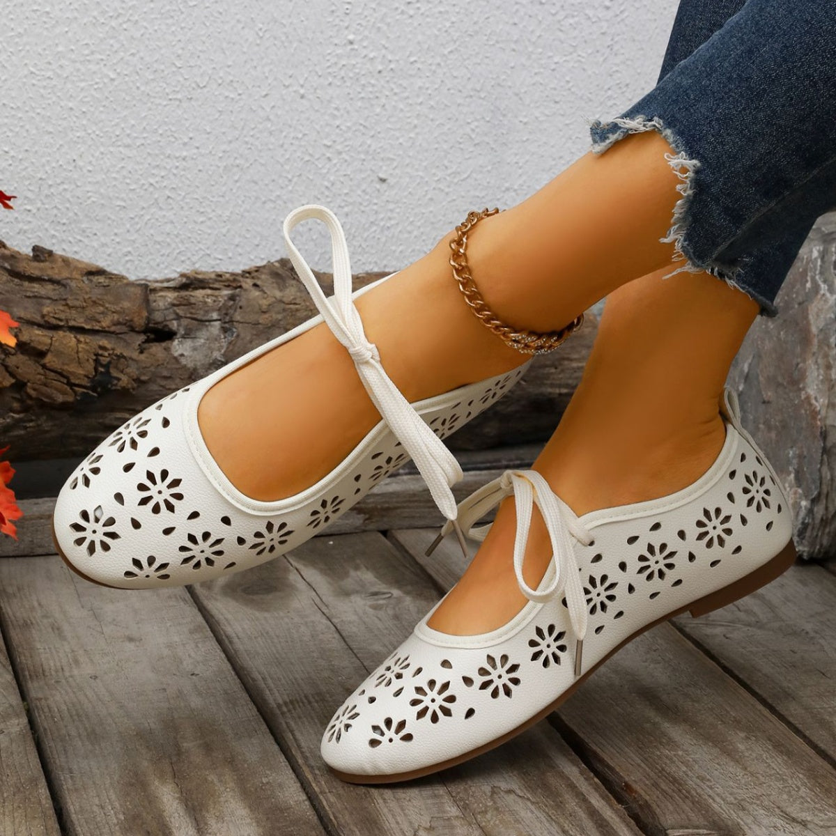 Casual Slip-Ons Floral Cutout Bow Tied Flats Women's Breathable Shoes