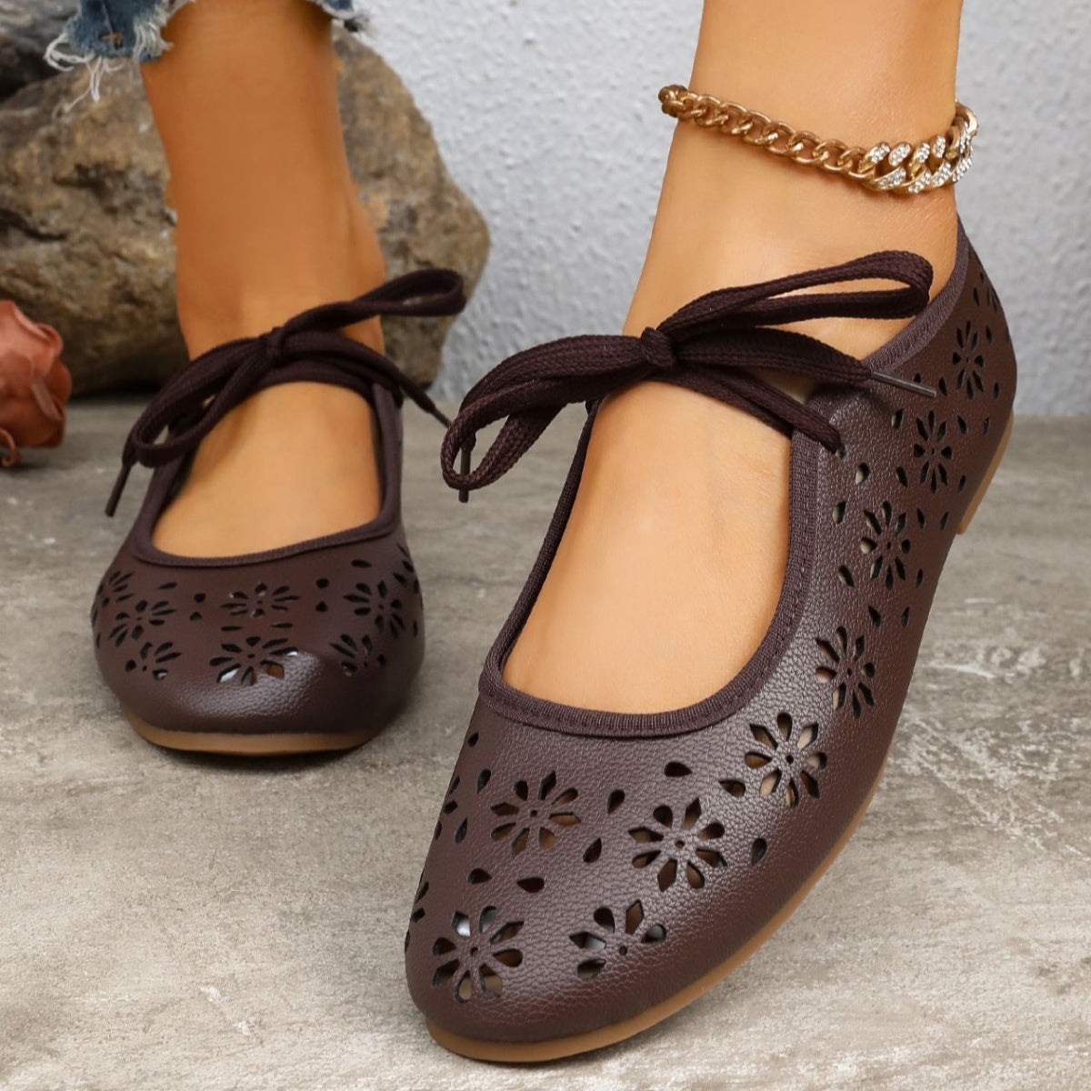 Casual Slip-Ons Floral Cutout Bow Tied Flats Women's Breathable Shoes