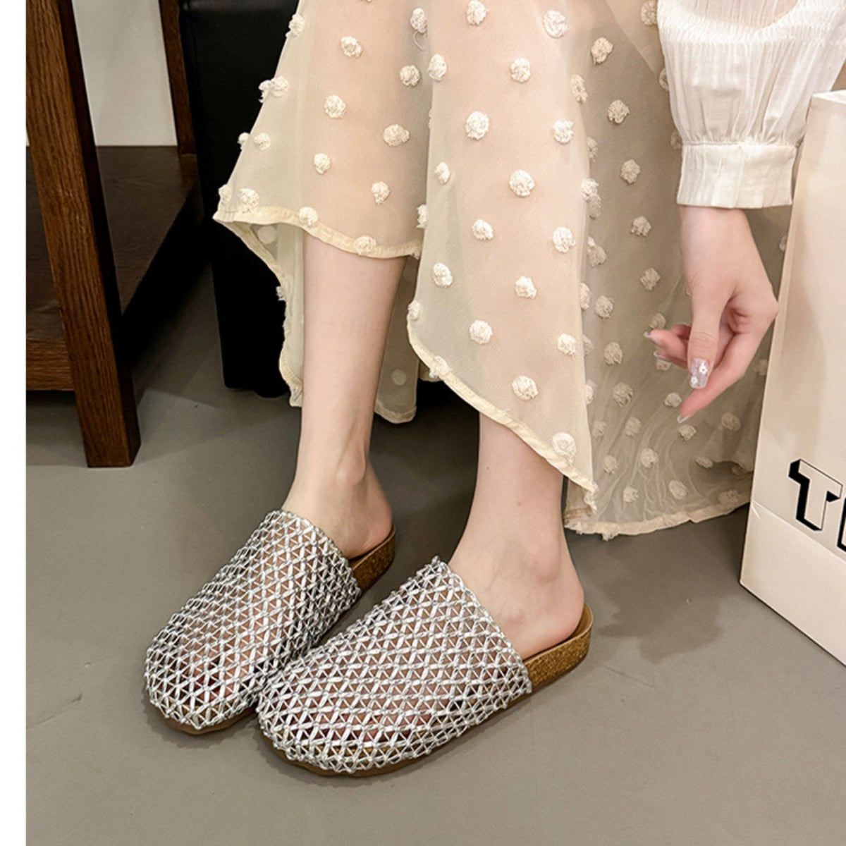 Women's Slip-on Sandals Woven Mesh Breathable Slipper Beach Flat Shoes