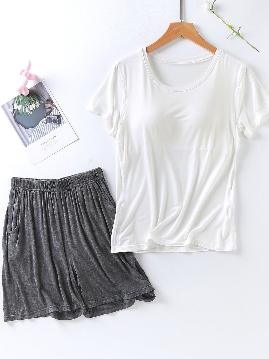 Plus Size Women's Casual Lounge Set Bra Padded Basic T-Shirt and Shorts