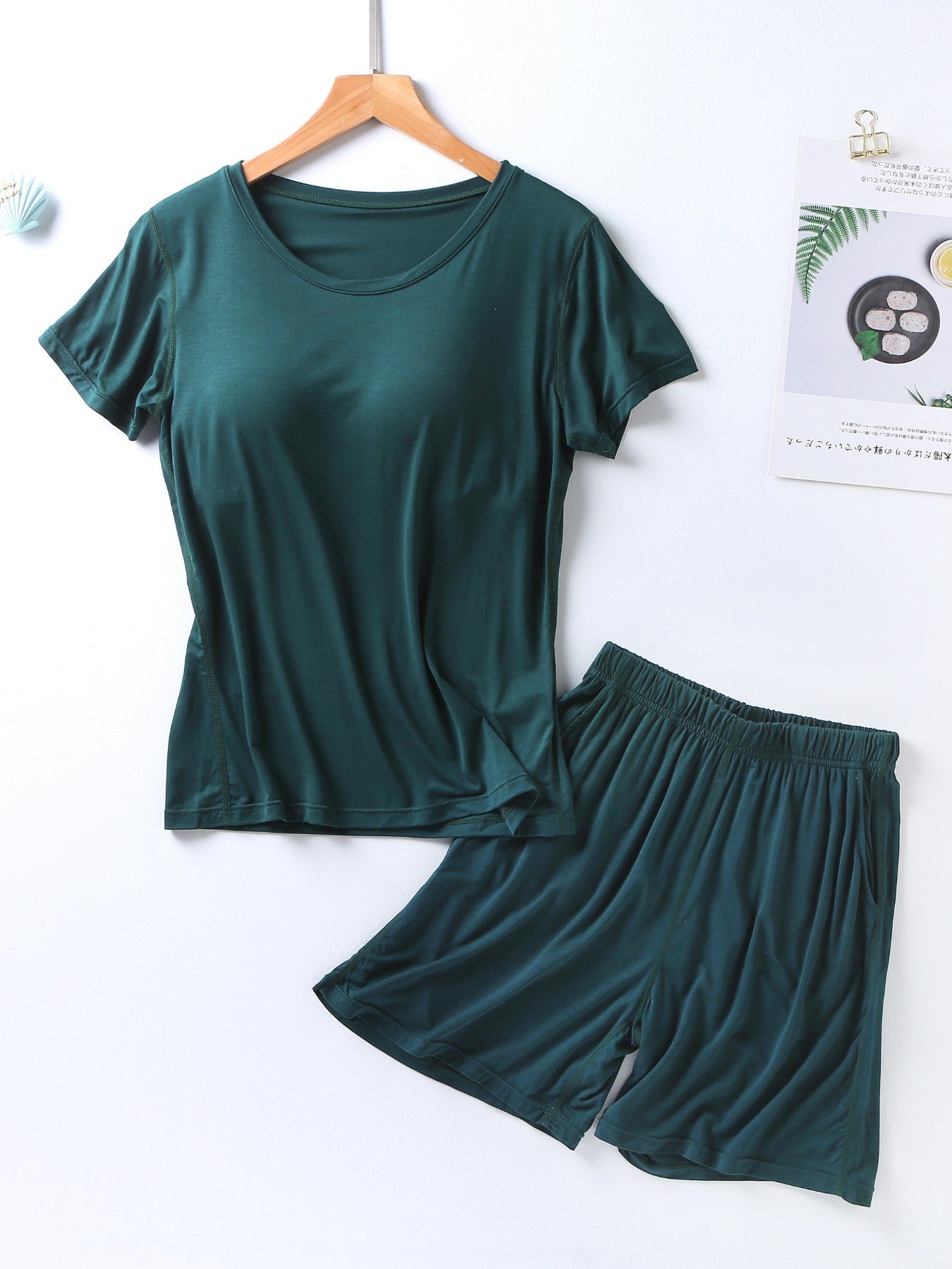 Plus Size Women's Casual Lounge Set Bra Padded Basic T-Shirt and Shorts