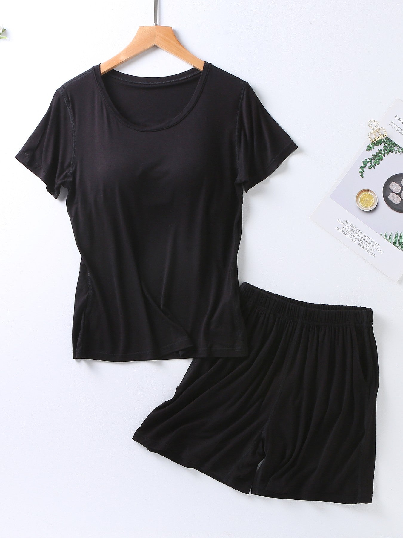Plus Size Women's Casual Lounge Set Bra Padded Basic T-Shirt and Shorts