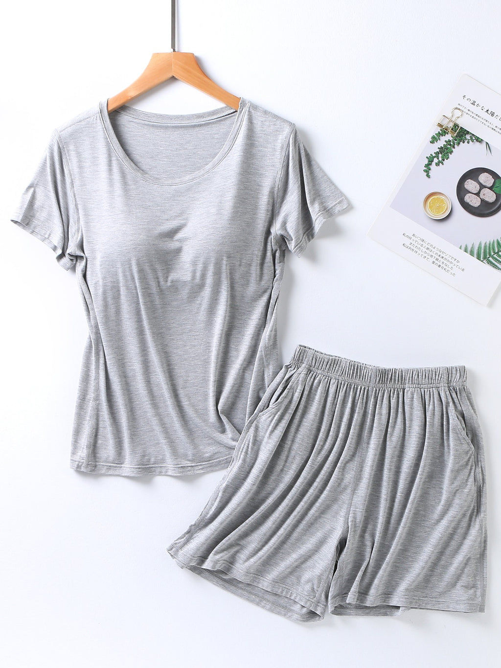 Plus Size Women's Casual Lounge Set Bra Padded Basic T-Shirt and Shorts