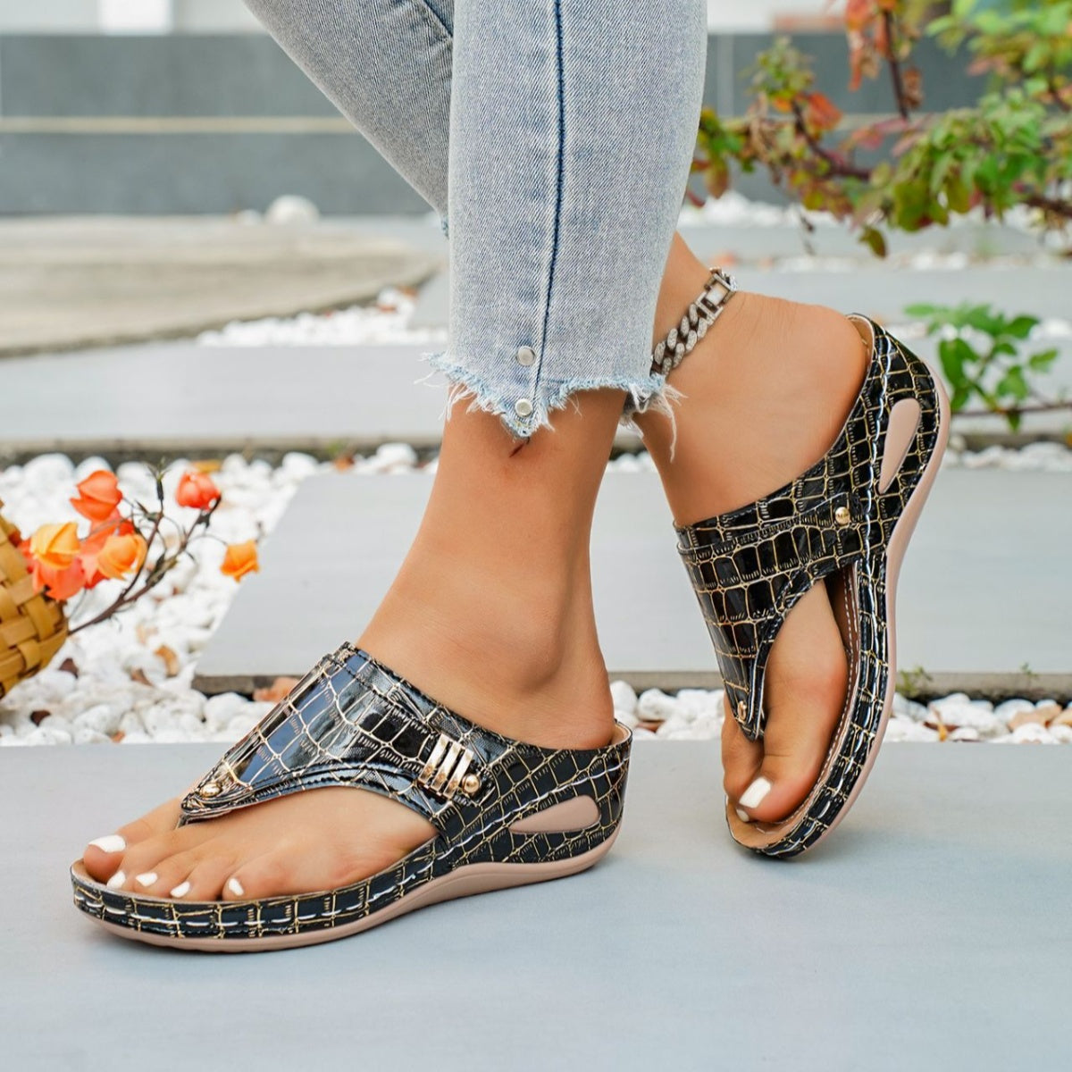 Women's Casual Wedge Sandals Toe Post Mid Heels Crocodile Pattern Shoes
