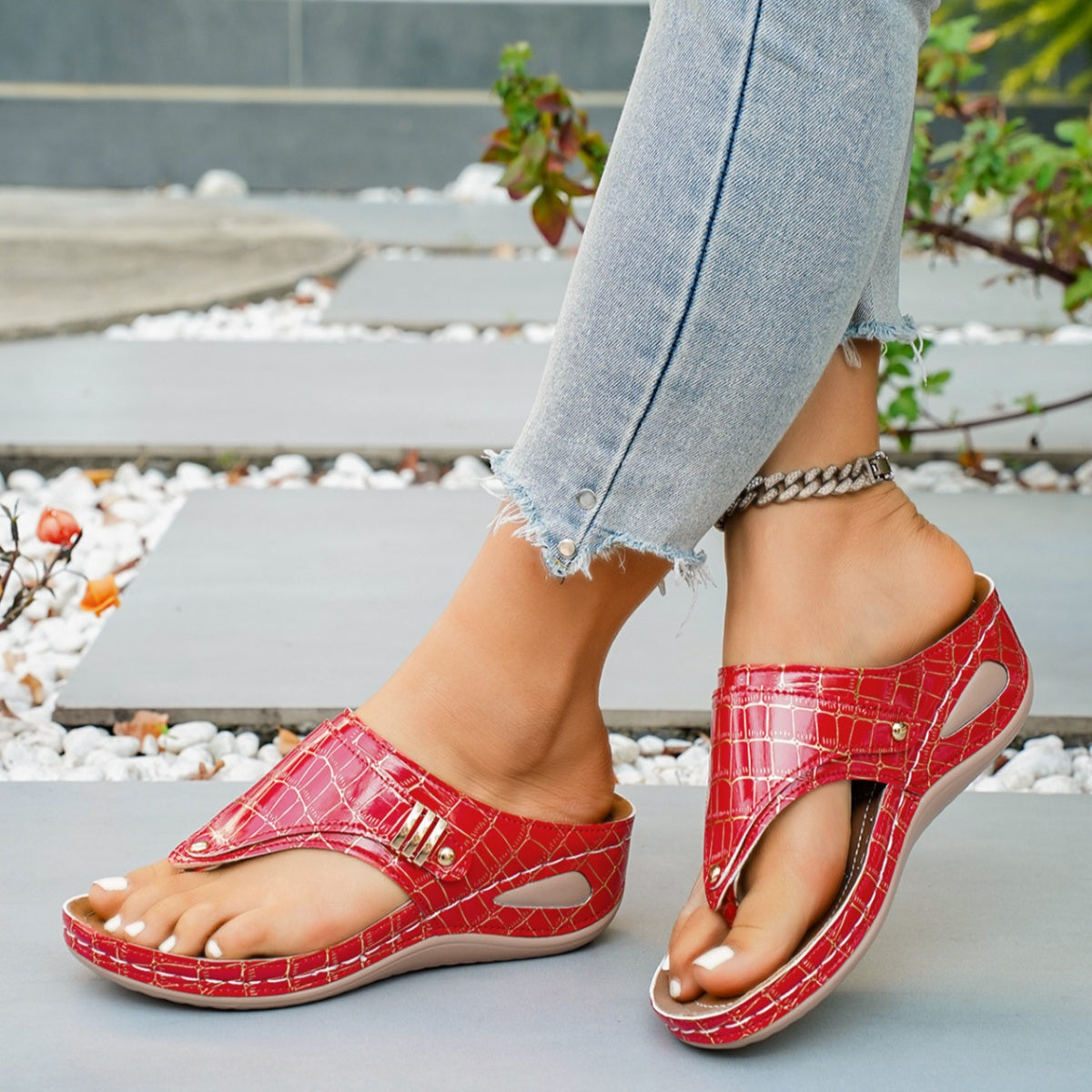 Women's Casual Wedge Sandals Toe Post Mid Heels Crocodile Pattern Shoes