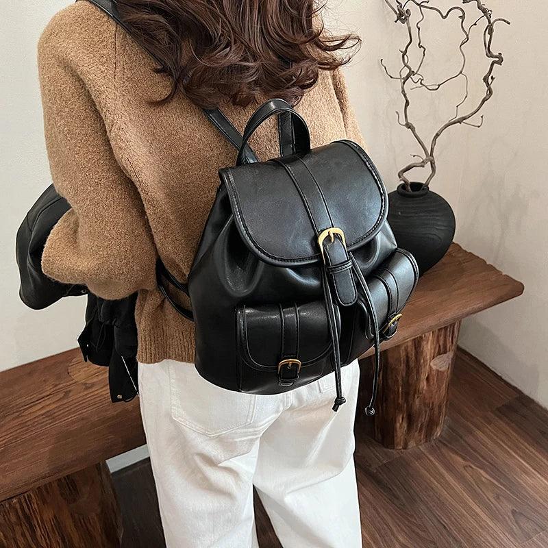 Retro Leather Backpacks Medium Outer Flap Pockets Drawstring Snap Handbags