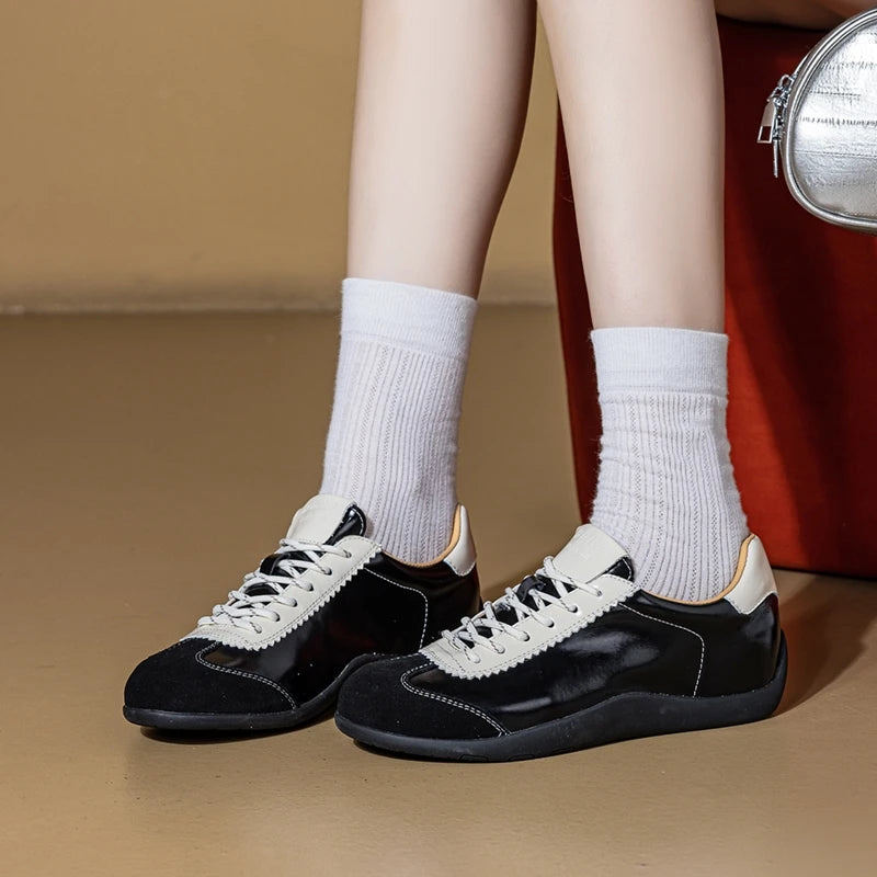 Zapatillas Retro para Mujer - Casual de Cuero Repartido con Diseño Patchwork y Cordones