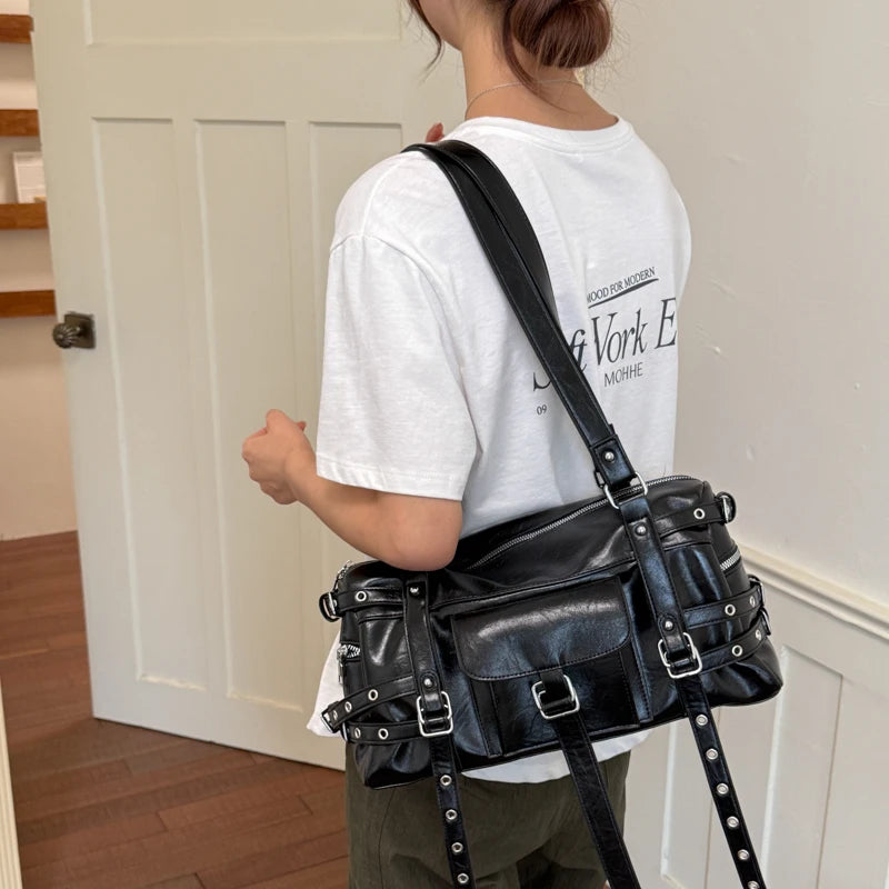 Women's PU Leather Baguette Crossbody Bag Street Style, Zipper Closure