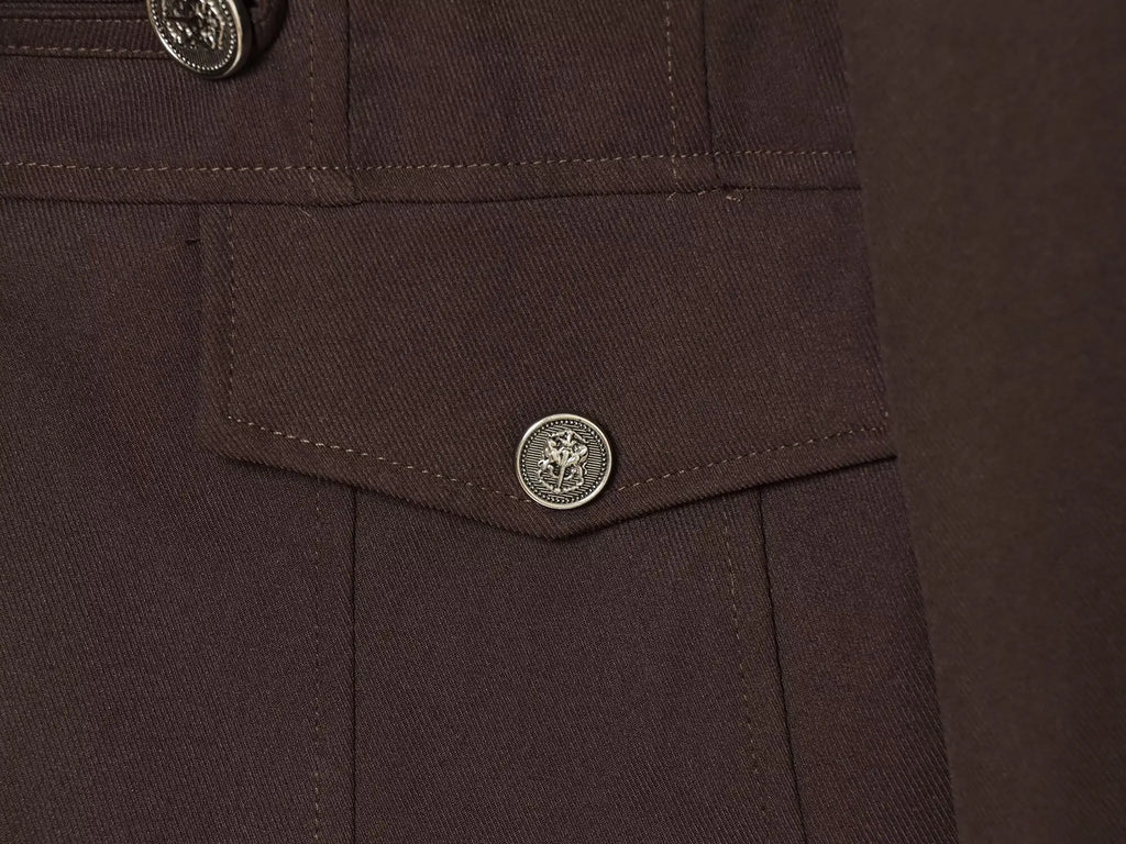 Casaco Feminino Estilo Militar com Fecho e Detalhes de Botões