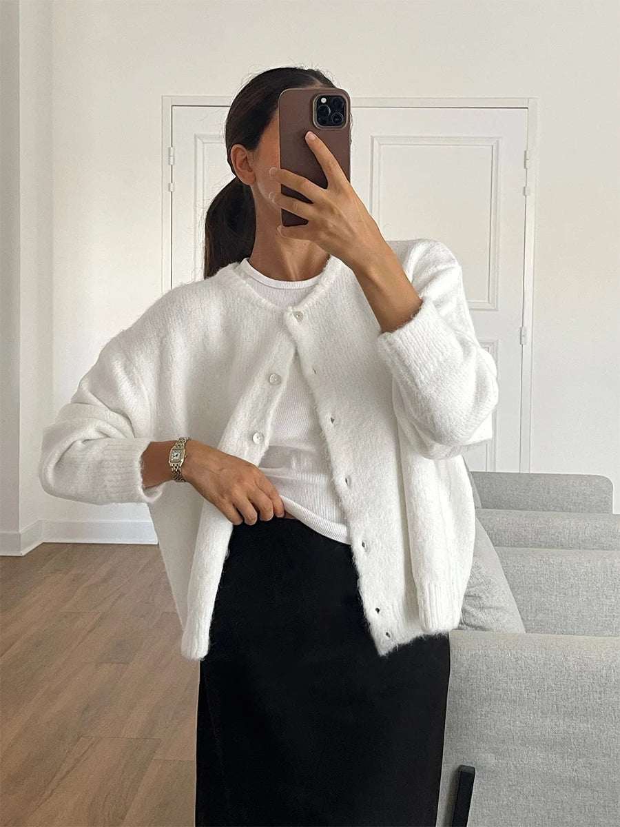 Women's Soft and Sticky Cardigan 2026 New Series Round Neck Front Button Design Sweater Suitable for Outdoor Wear