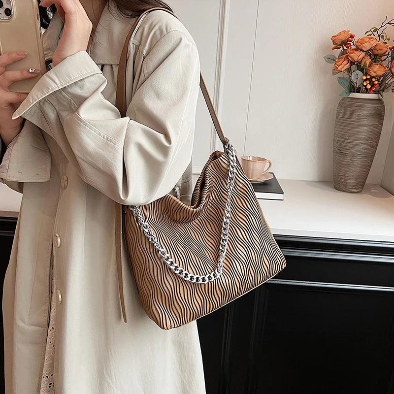 Women Shoulder Bags Leather Wave Pattern Thick Silver Chain Handle Snap Purses