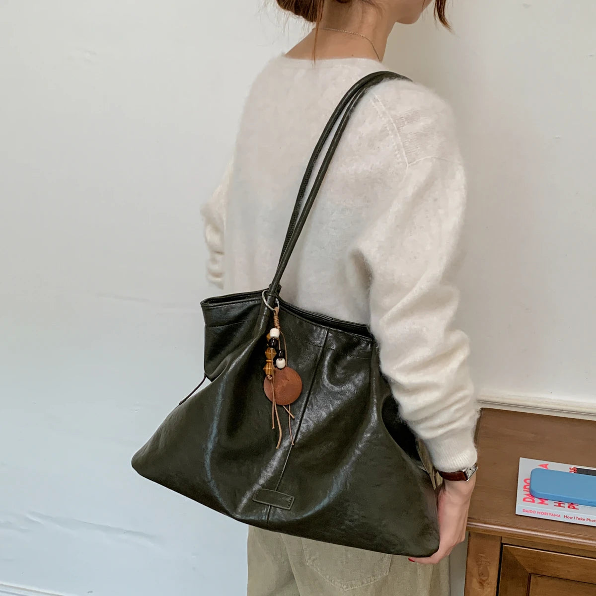 Styleinger Γυναικεία Τσάντα Tote Vintage Μεγάλης Χωρητικότητας από Μαλακό Συνθετικό Δέρμα, Τσάντα Ώμου Hobo με Φερμουάρ, Θήκη για Κινητό & Διακοσμητικό Στοιχείο