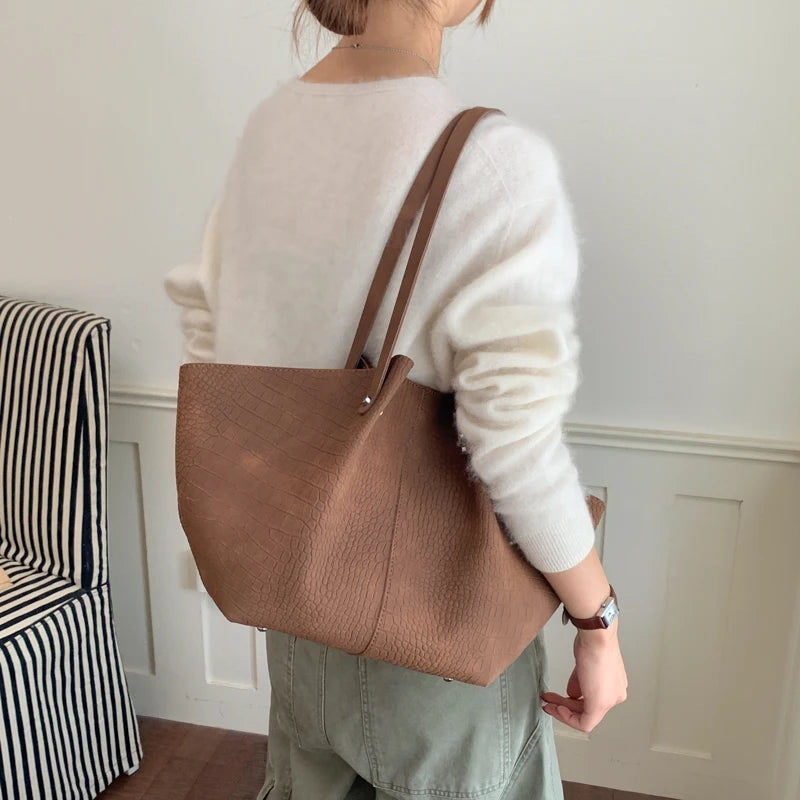 Women's Tote Bag Vintage Large-Capacity Soft PU Leather Hasp Shoulder Bag with Phone Pocket