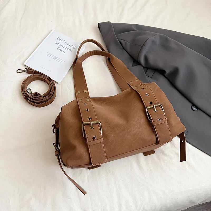 Women's Shoulder Bag Vintage Baguette-Shape PU Leather Zipper Crossbody Bag with Phone Pocket