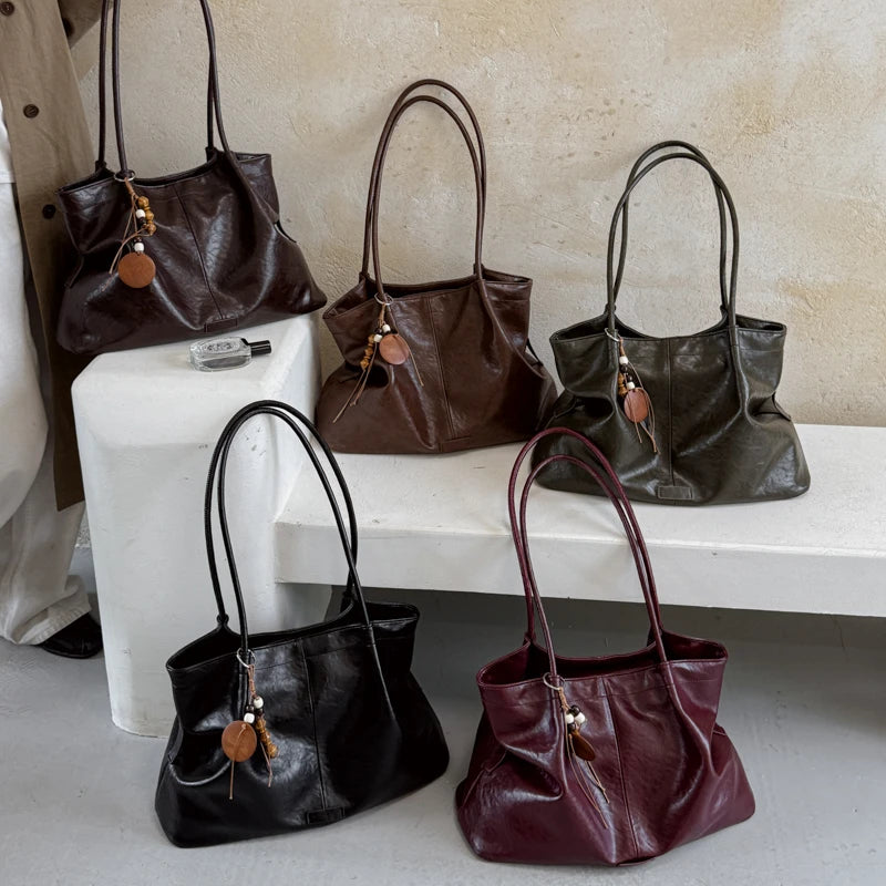 Styleinger Women's Tote Bag Vintage Large-Capacity Soft Hobo PU Leather Zipper Shoulder Bag with Phone Pocket & Charm