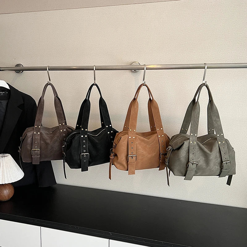Women's Shoulder Bag Vintage Baguette-Shape PU Leather Zipper Crossbody Bag with Phone Pocket